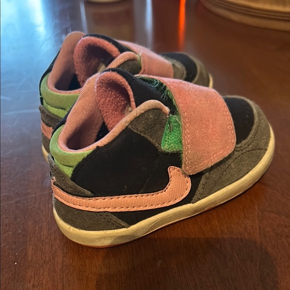 Nike Pink and Black Sneakers with Strap - Picture 4 of 5